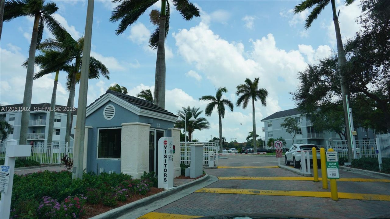 8600 SW 212th St, Unit 108, Cutler Bay, FL 33189 Photo