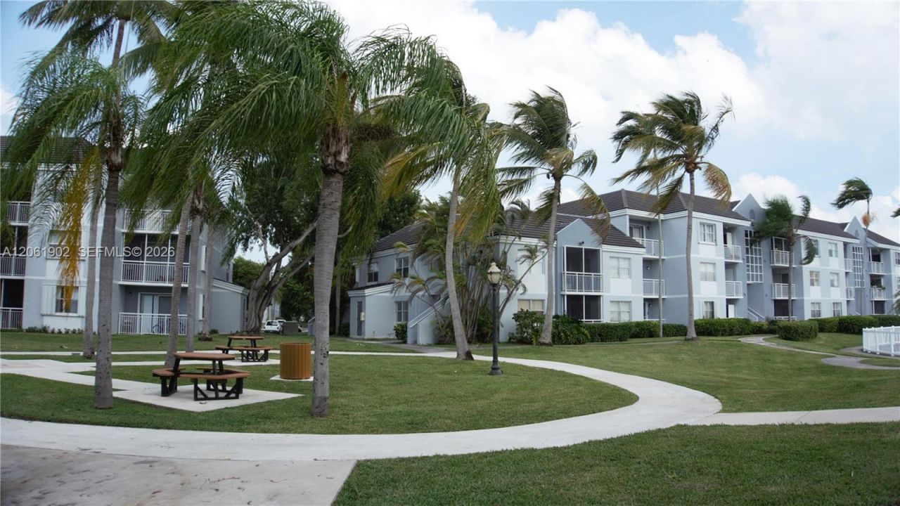 8600 SW 212th St, Unit 108, Cutler Bay, FL 33189 Photo
