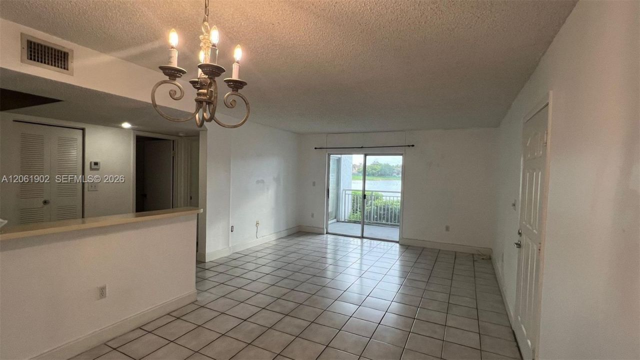 8600 SW 212th St, Unit 108, Cutler Bay, FL 33189 Photo