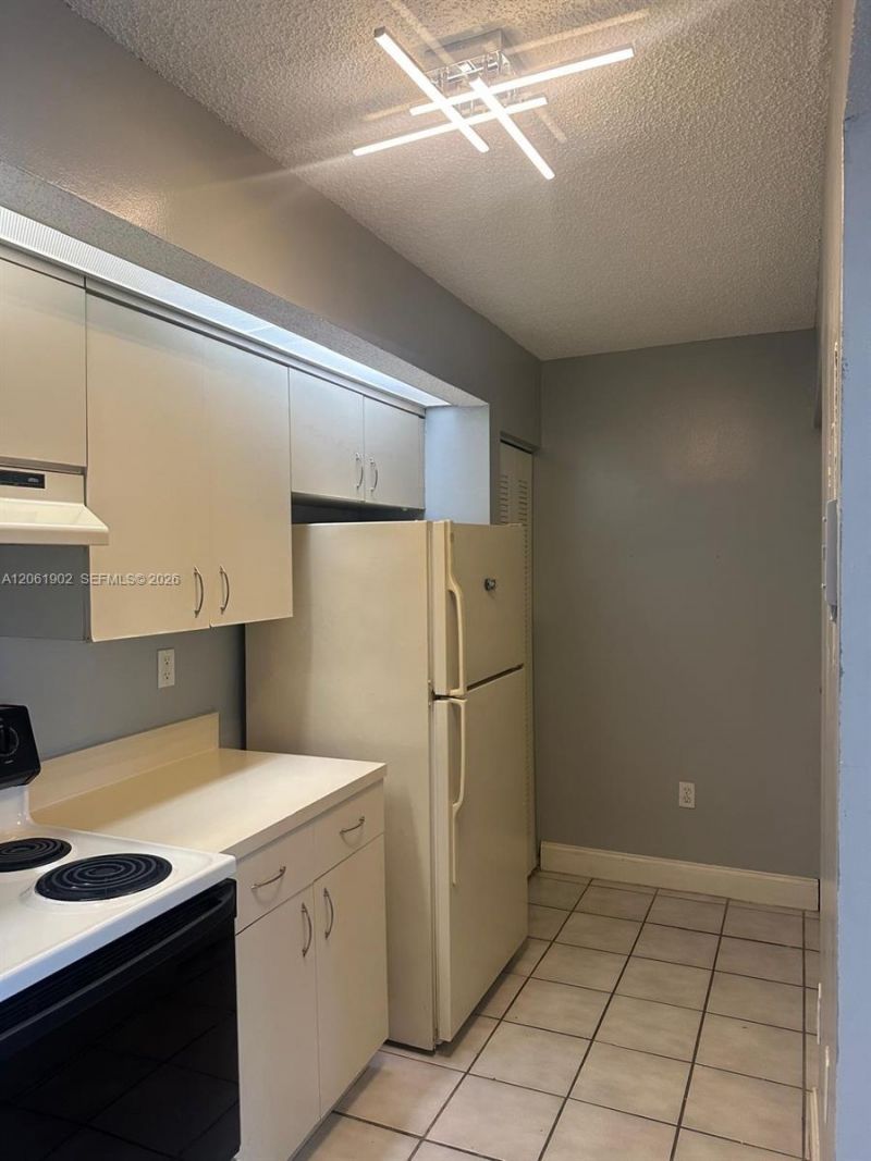 8600 SW 212th St, Unit 108, Cutler Bay, FL 33189 Photo