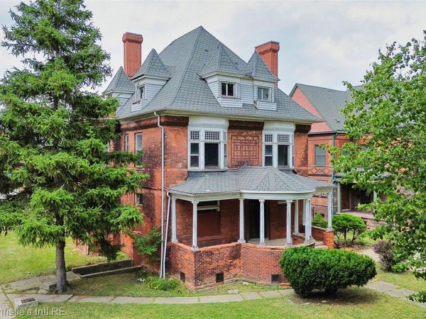 255 E Ferry Street, Detroit, Mi 48202