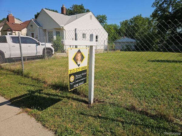 22232 Oxford Street, Dearborn, Mi 48124