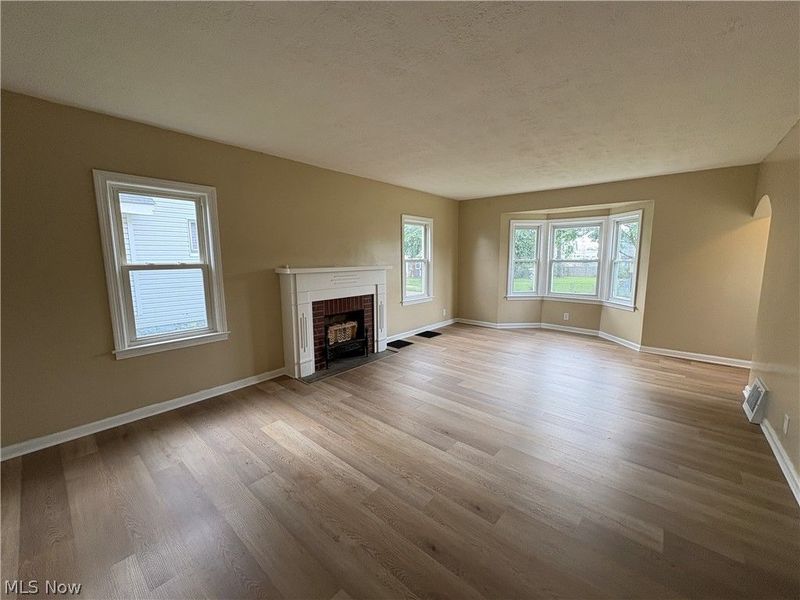 1195 Lindsay Avenue, Akron, OH 44306 Photo 2