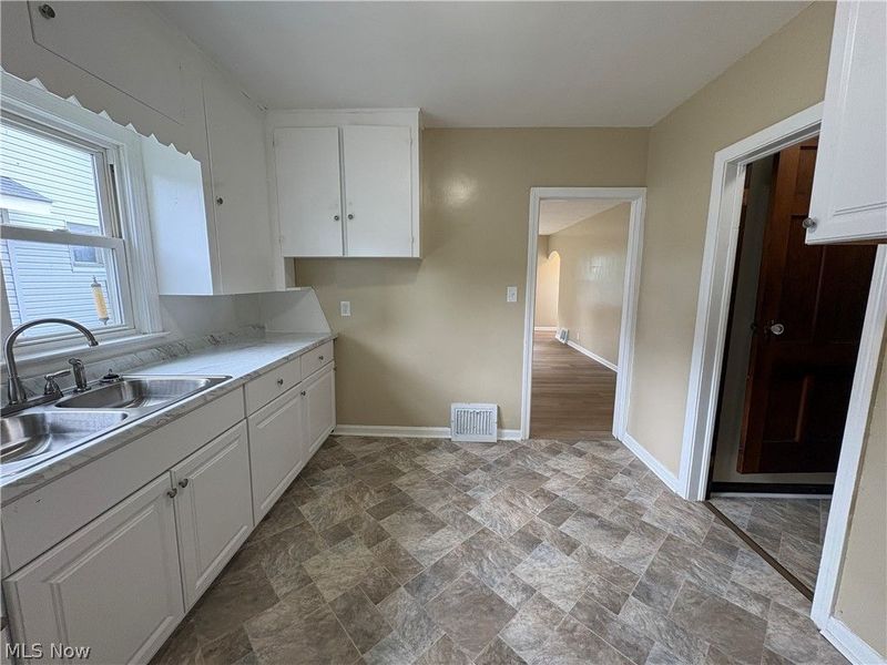 1195 Lindsay Avenue, Akron, OH 44306 Photo 9