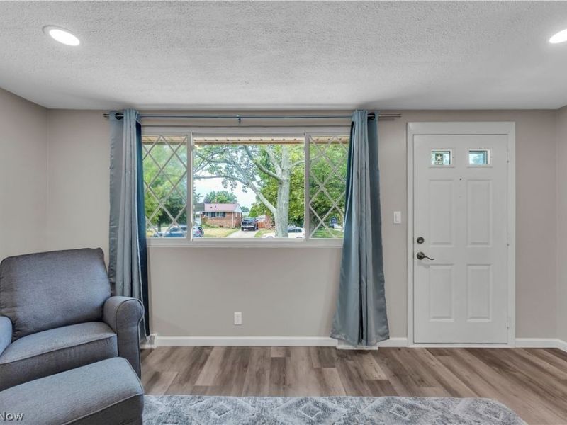 6391 Sandfield Drive , Brook Park, OH 44142 Photo 11