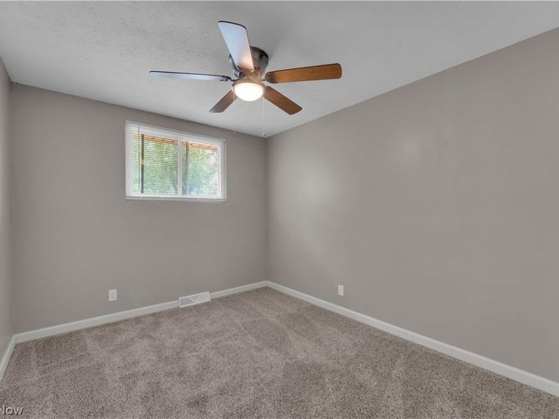 6391 Sandfield Drive , Brook Park, OH 44142 Photo 19
