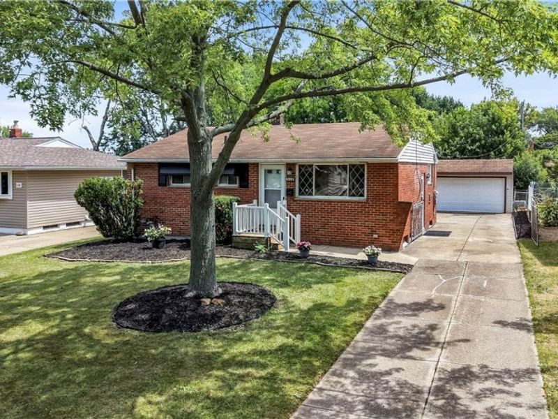 6391 Sandfield Drive , Brook Park, OH 44142 Photo 2