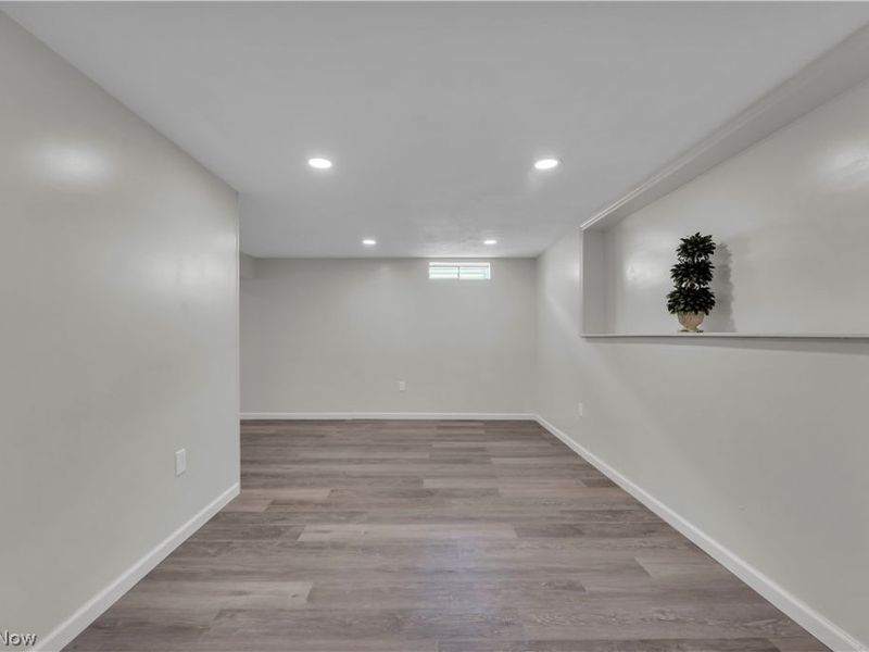 6391 Sandfield Drive , Brook Park, OH 44142 Photo 21