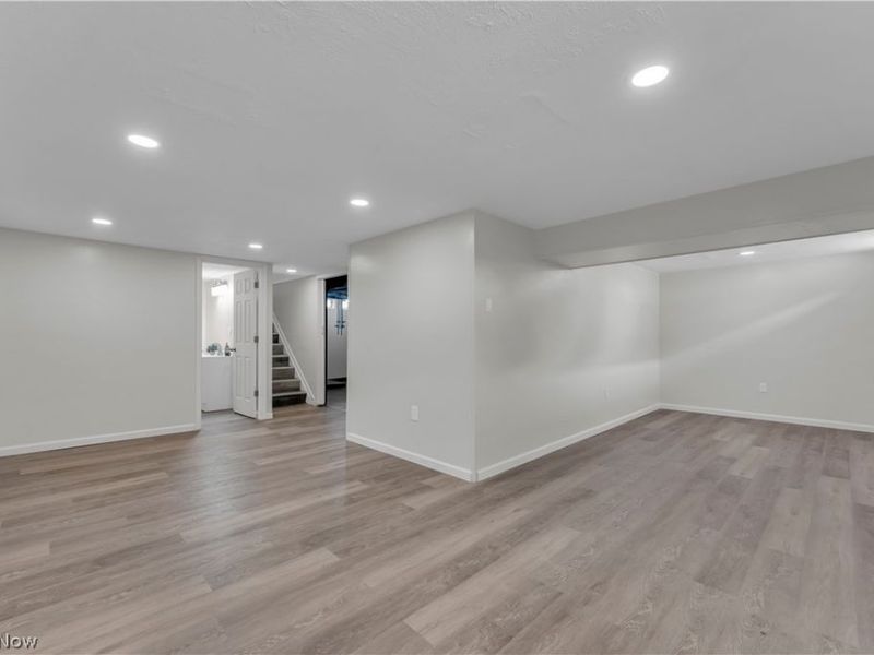 6391 Sandfield Drive , Brook Park, OH 44142 Photo 22