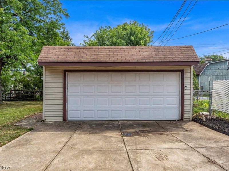 6391 Sandfield Drive , Brook Park, OH 44142 Photo 30