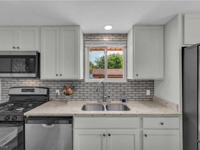 6391 Sandfield Drive , Brook Park, OH 44142 Photo 6