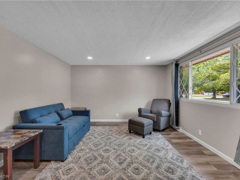 6391 Sandfield Drive , Brook Park, OH 44142 Photo 9