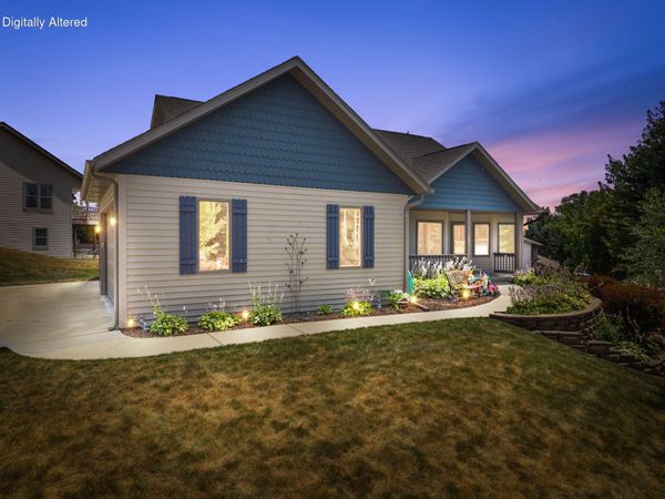 548 Fox River Hills Dr, Waterford, WI 53185
