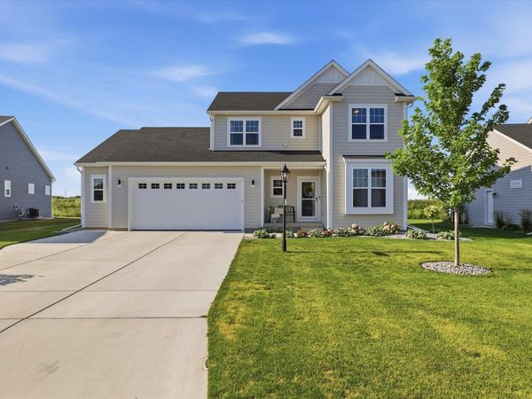35123 Yahara Dr, Summit, WI 53066