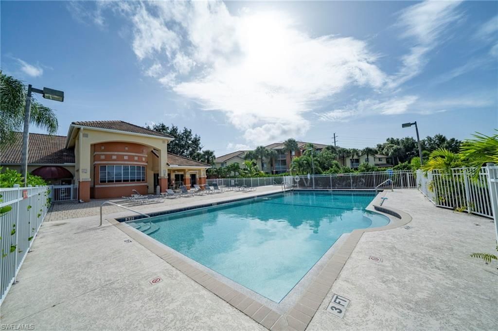 6400 Aragon Way, Unit 303, Fort Myers, FL 33966 Photo