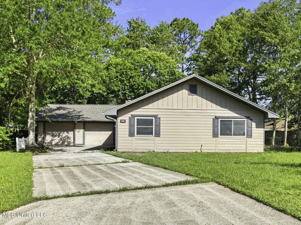 3 Pecan Ridge, Diamondhead, MS 39525