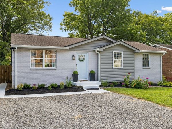 3236 Briarwick Dr, Nashville, TN 37218