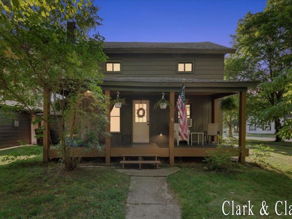536 E Bond Street, Hastings, MI 49058