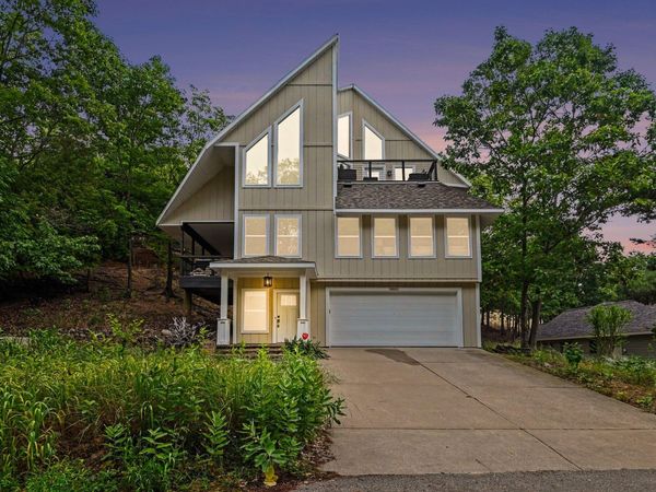 18882 Piney Point Drive, Spring Lake, MI 49456