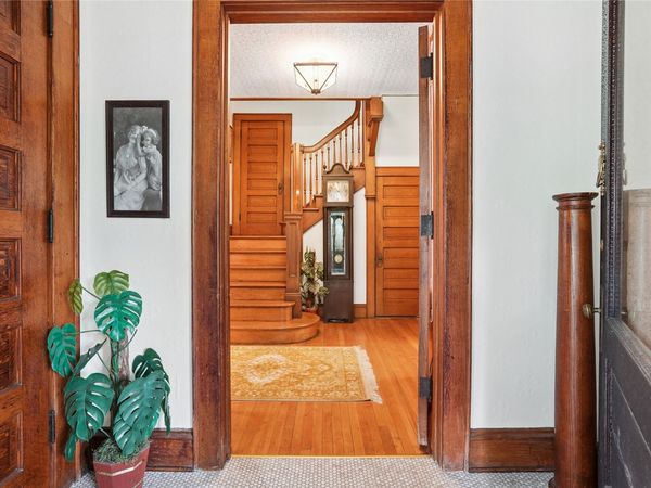 3719 Cottage Grove Avenue, Des Moines, IA 50311