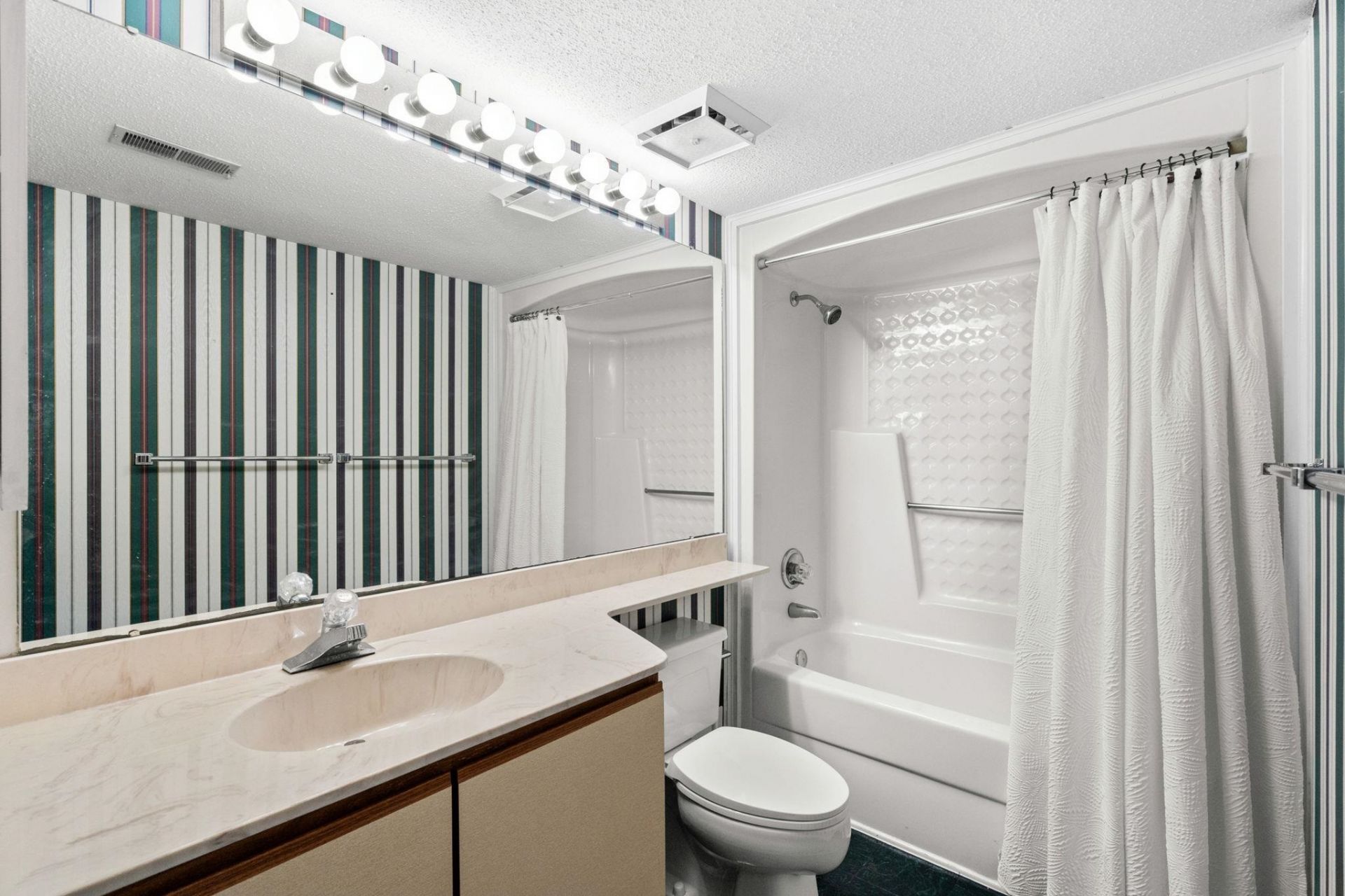 4440 Nassau Ct.  Photo 32