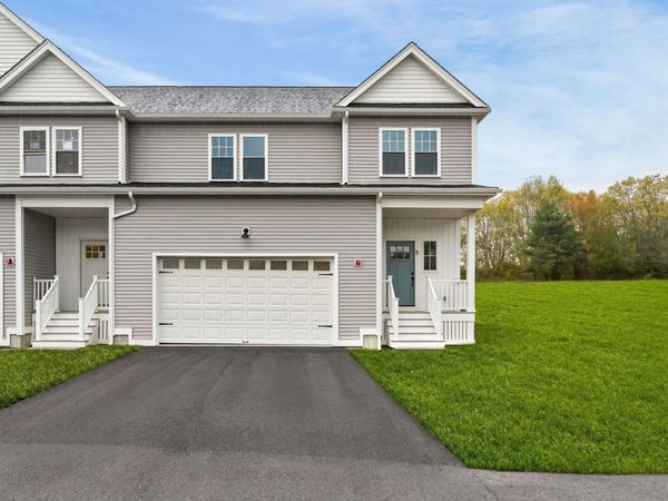 13 Whitman Circle, Unit 13, Bellingham, MA 02019