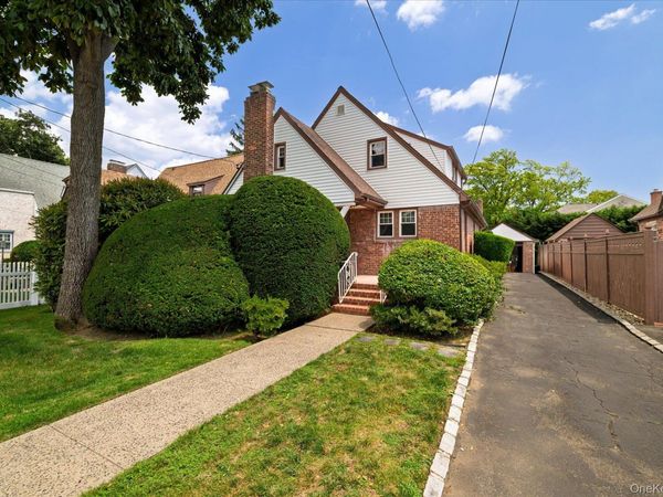 1563 Kenneth Avenue , Baldwin, NY 11510