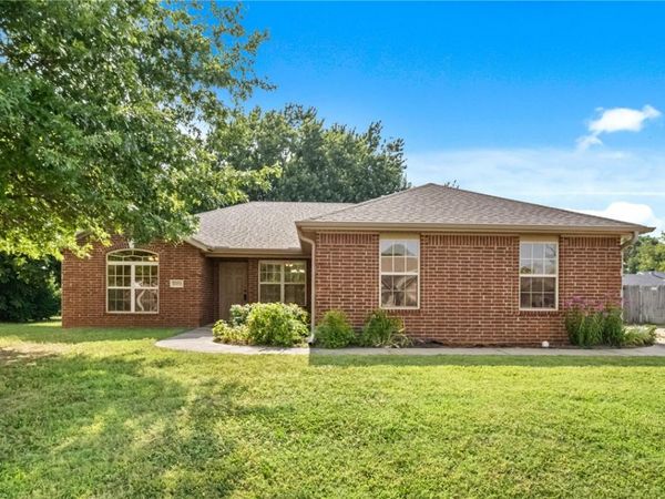 1493 N Hazeltine Drive , Fayetteville, AR 72704