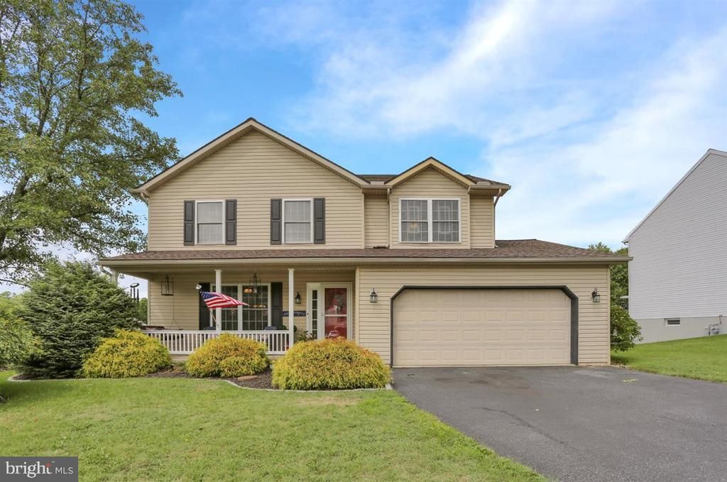 314 WINDING WAY , WOMELSDORF, PA 19567