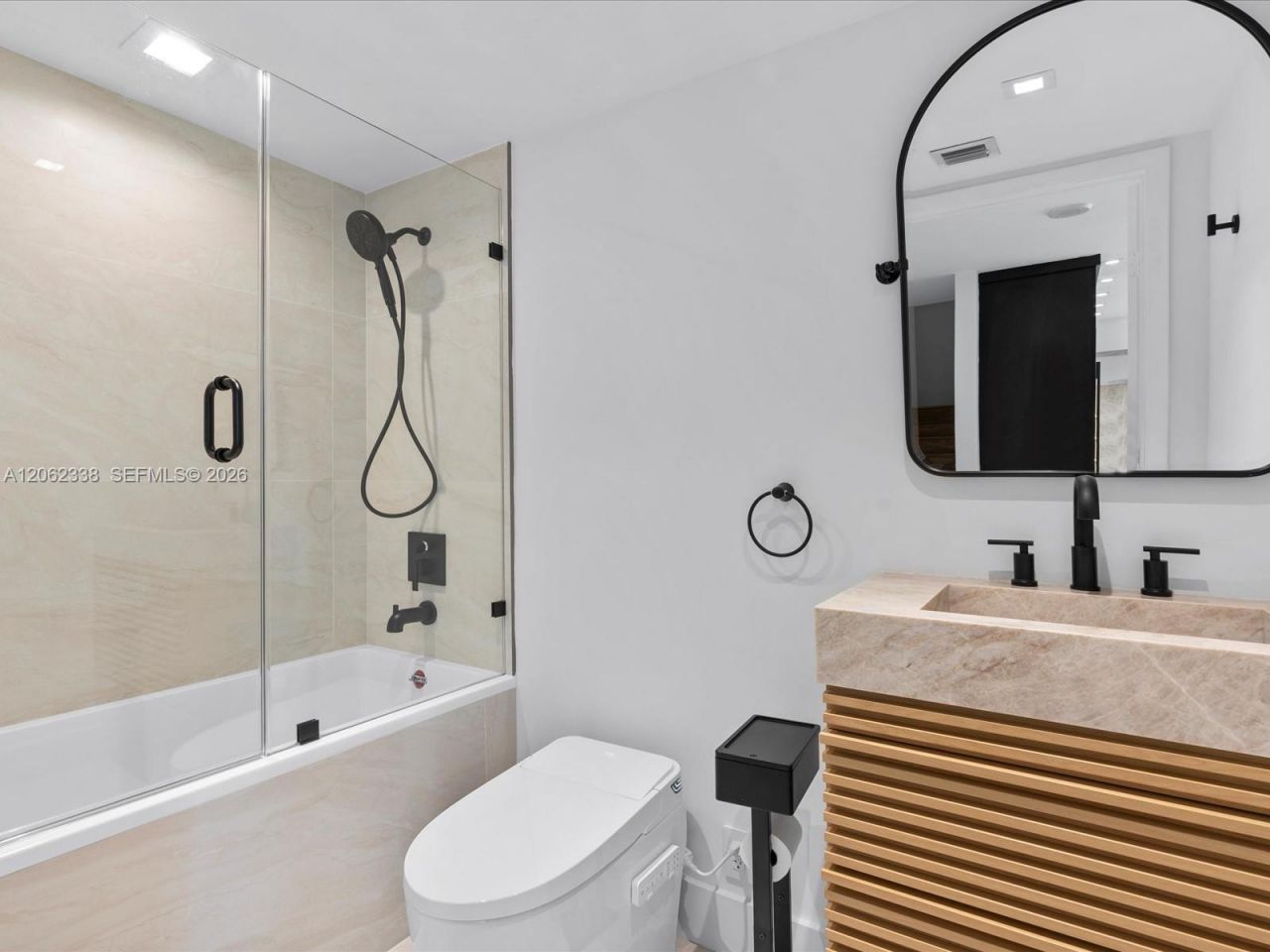 92 SW 3rd St , Unit 704, Miami, FL 33130 Photo