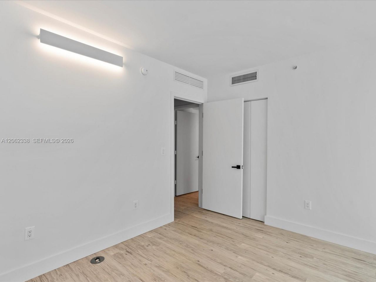 92 SW 3rd St , Unit 704, Miami, FL 33130 Photo