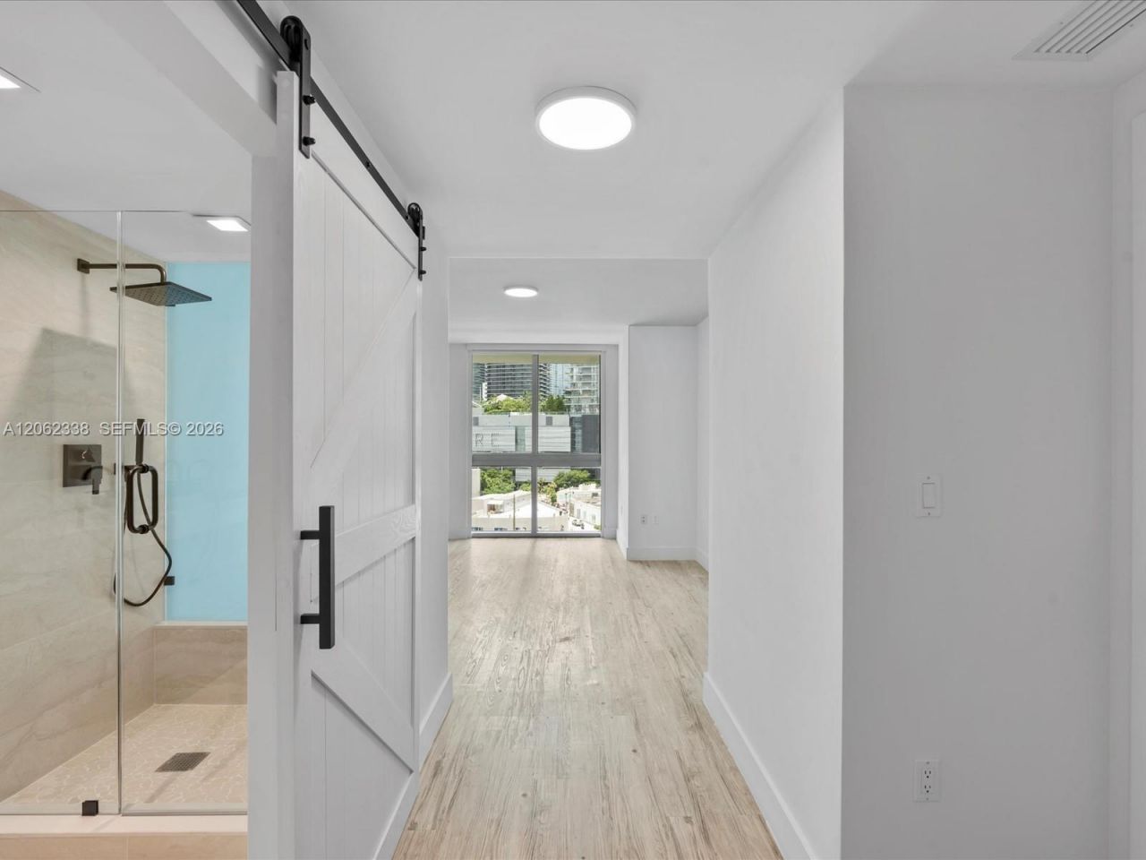 92 SW 3rd St , Unit 704, Miami, FL 33130 Photo