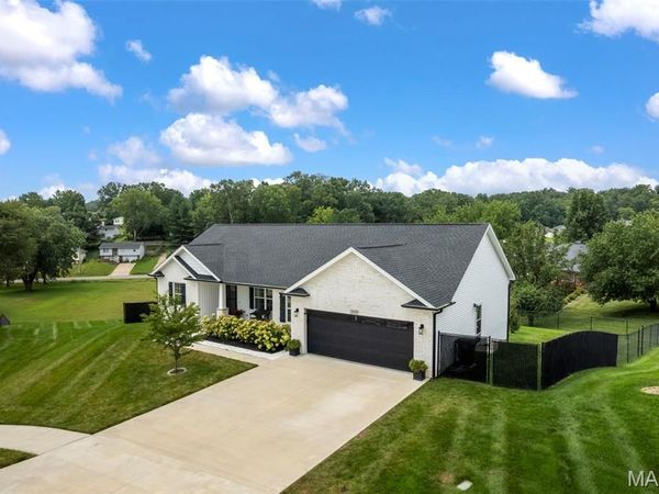 859 Lochinvar Lane , Cape Girardeau, MO 63701