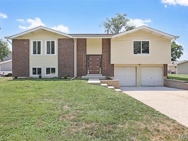 1218 Wood Station Place , Manchester, MO 63021