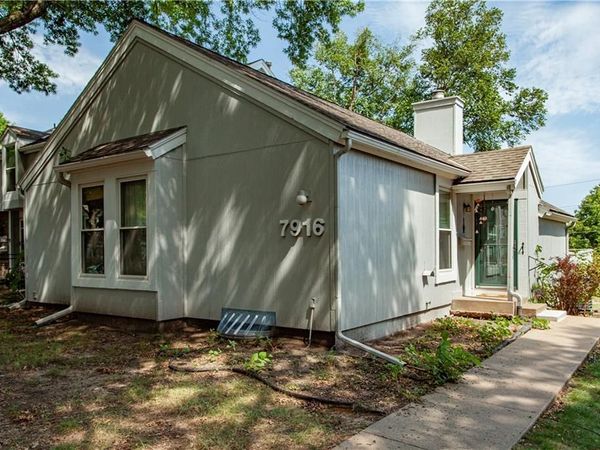 7916 Colony Lane, Lenexa, KS 66215