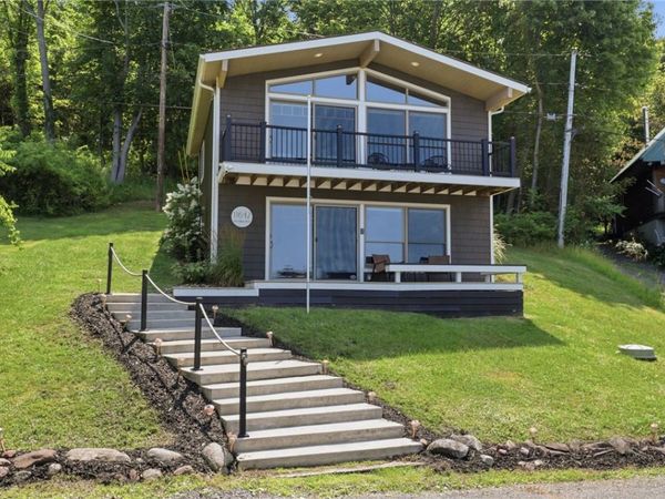 11642 Tompkins Point Road , Wolcott, NY 14590