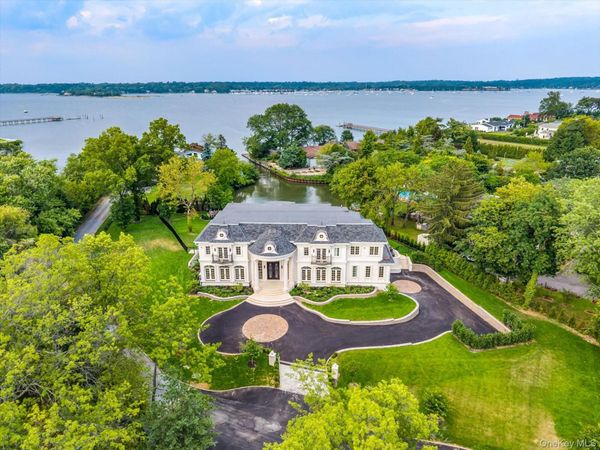 566 E Shore Road , Kings Point, NY 11024