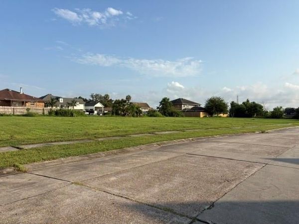 3705 EVANGELINE Drive , Chalmette, LA 70043