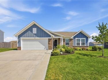 790 Hunters Run Drive, Brookville, OH 45309