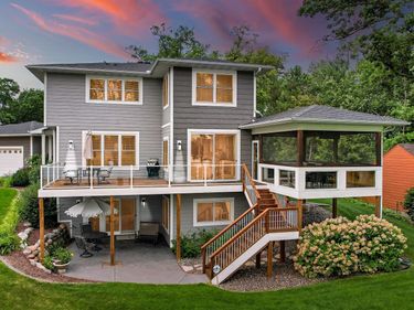 400 E Horseshoe Drive , Shoreview, MN 55126