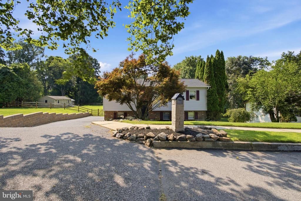 1954 BERGDOLL AVENUE , UPPER CHICHESTER, PA 19061