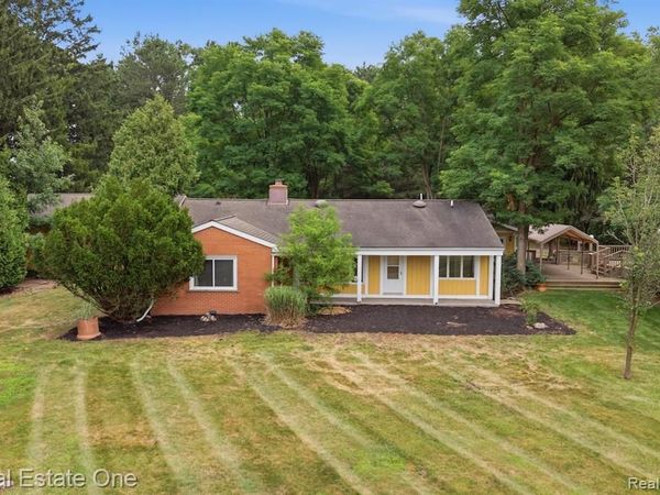 31198 Martindale Road, Lyon Twp, MI 48165