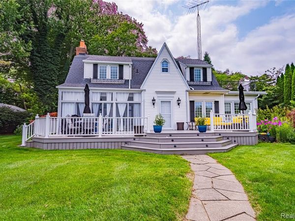 5630 Lakeshore Road , Fort Gratiot Twp, MI 48059
