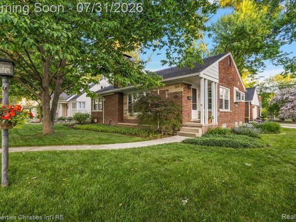 16051 Amherst Avenue , Beverly Hills Vlg, MI 48025