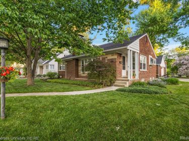 16051 Amherst Avenue, Beverly Hills Village, Mi 48025