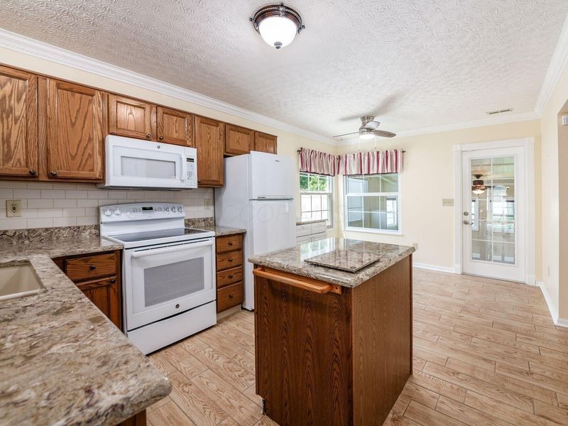 6368 Chelsea Glen Drive, Canal Winchester, OH 43110 Photo 7