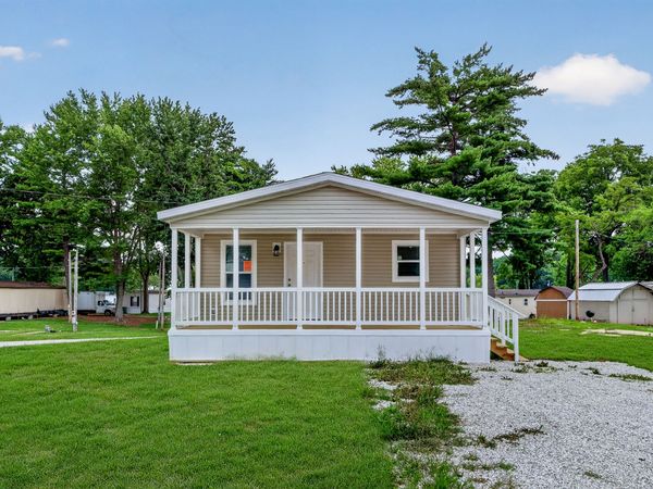 67 Echo Lake Drive W, Mooresville, IN 46158