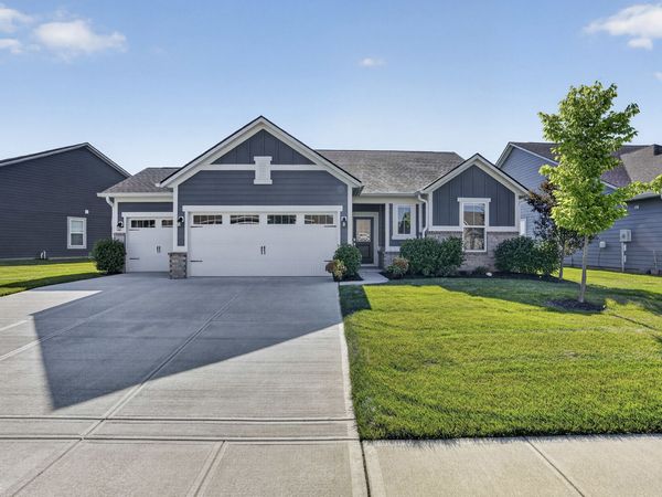 9703 Parkhurst Crossing , McCordsville, IN 46055