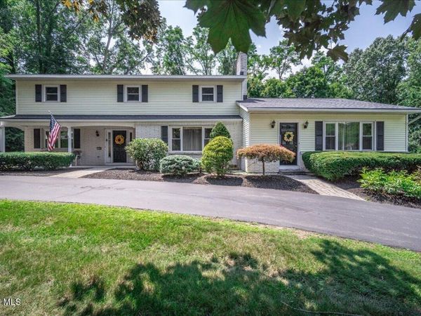 47 Rolling Brook Drive, Clifton Park, NY 12065