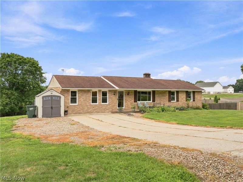7868 Windward Trace Circle NW, Massillon, OH 44646 Photo 2